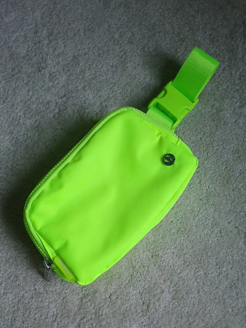 Lululemon Everywhere Belt Bag Neo Mint